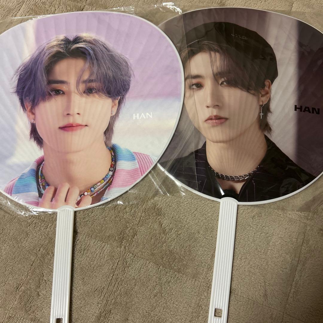 スキズ ハン うちわ 2枚 - メルカリ