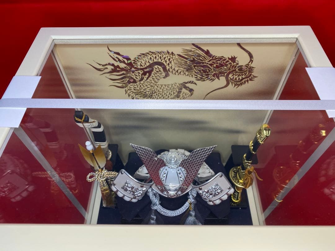 東京久月　五月人形　シルバー兜飾り　白塗りガラスケース入