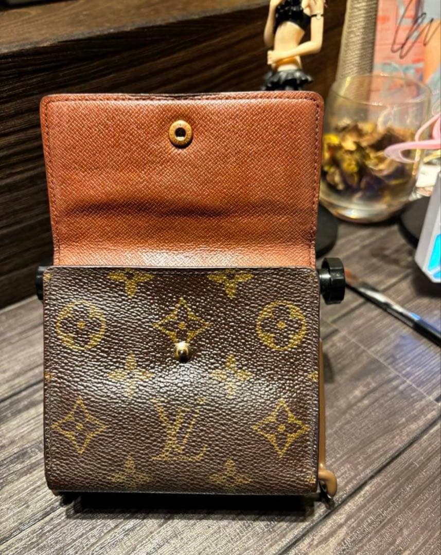 ルイヴィトン モノグラム ポルトカルトクレディ モネ ビエ　財布　二つ折り