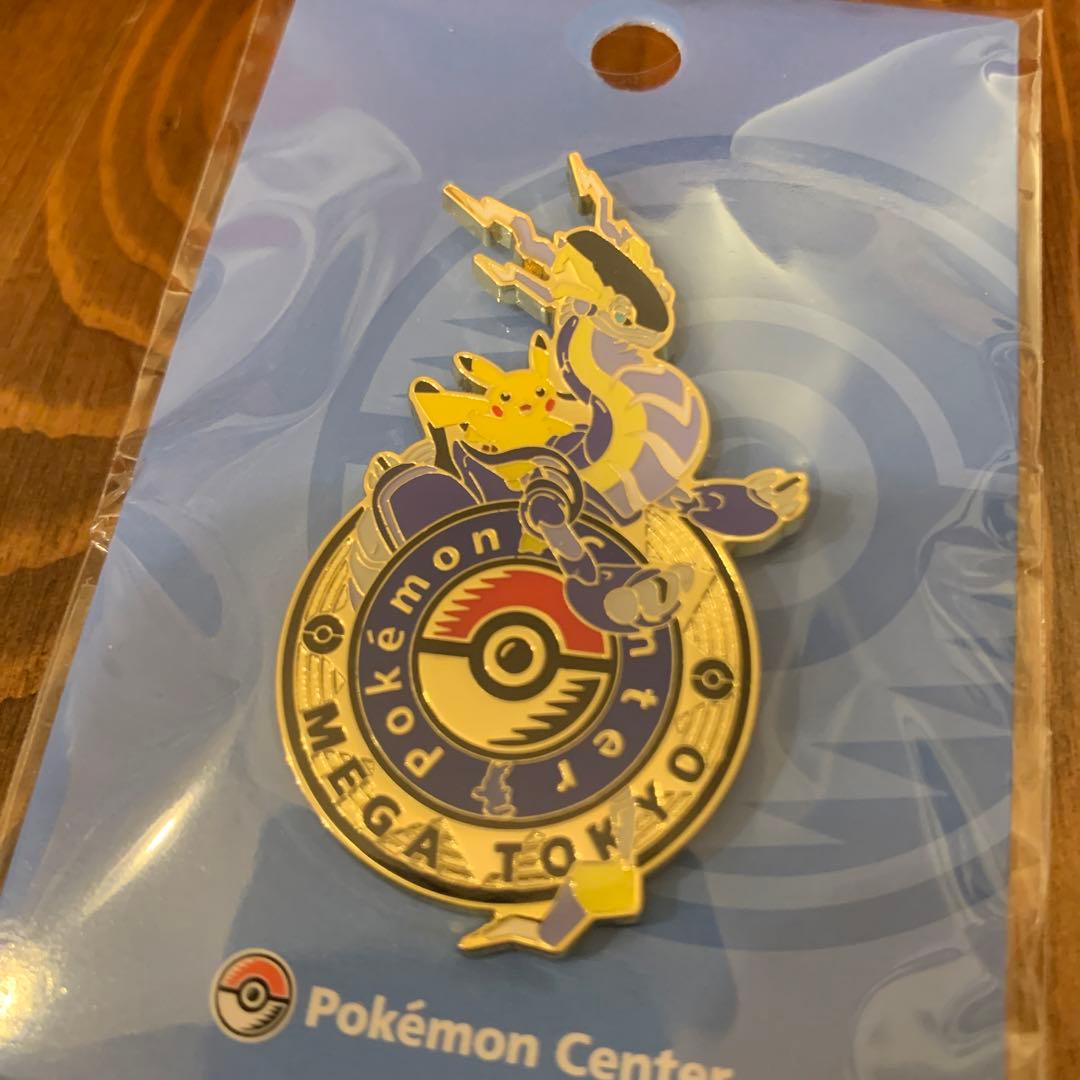 ポケモンセンター ピンバッジ ミライドン ピカチュウ メガトーキョー