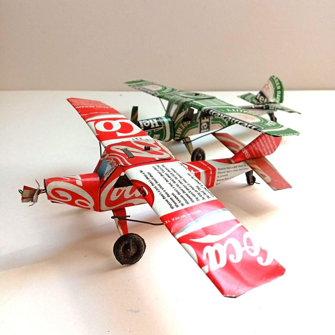 アルミ缶 コカ・コーラ ハイネケン 再利用 飛行機 - メルカリ