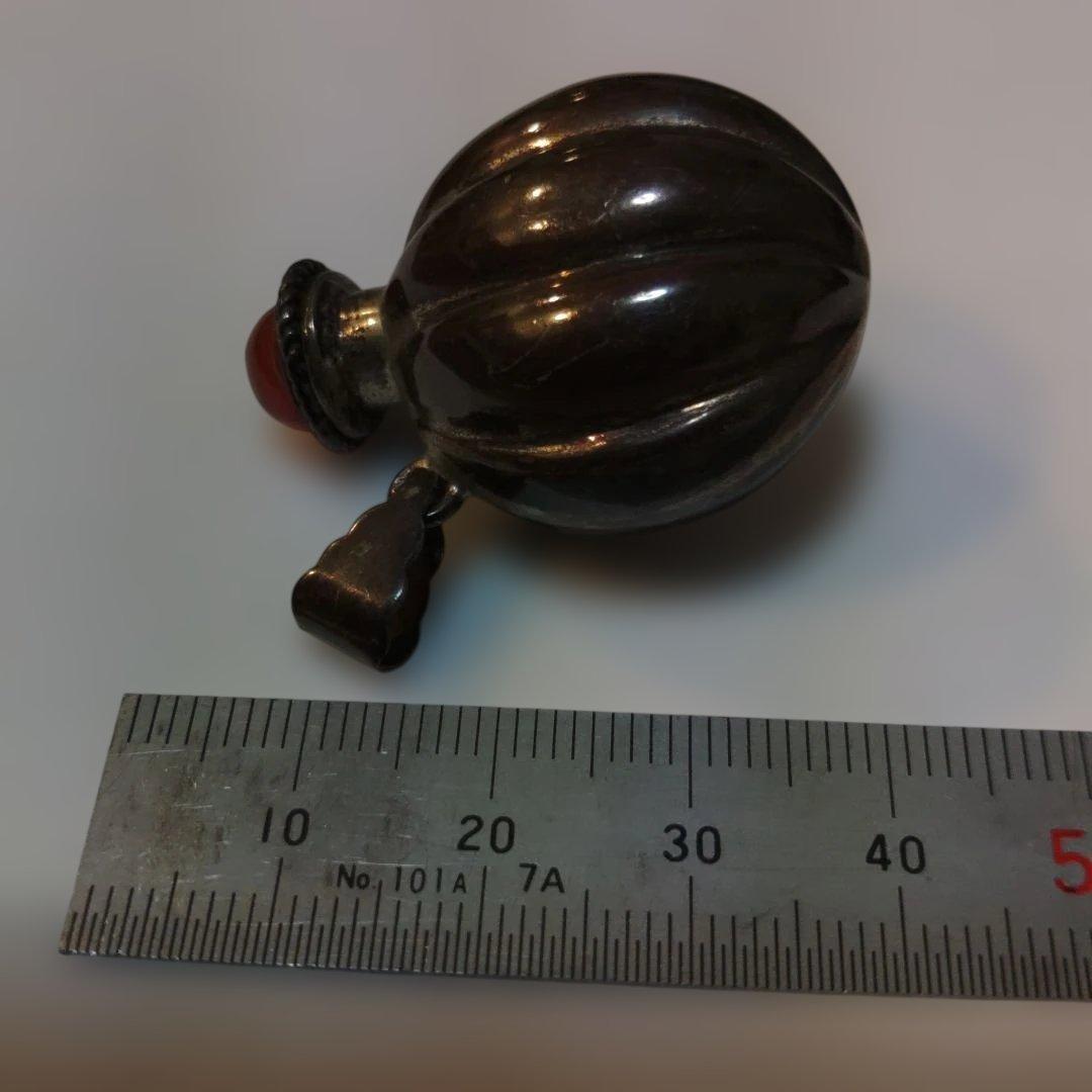 銀製ペンダントヘッド　香水入れ　銀製品