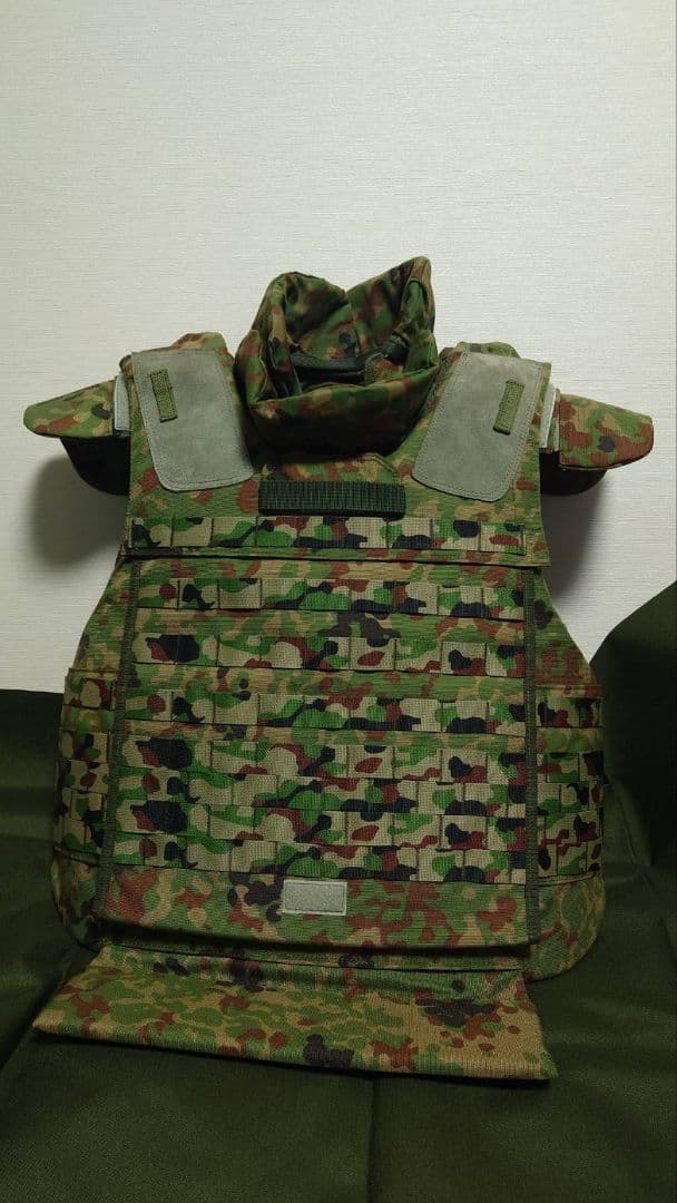 迷彩タクティカルベスト
