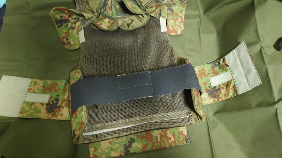 迷彩タクティカルベスト