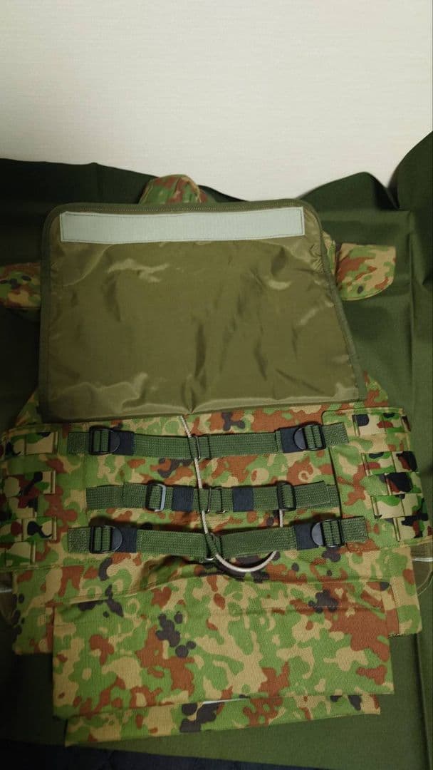迷彩タクティカルベスト