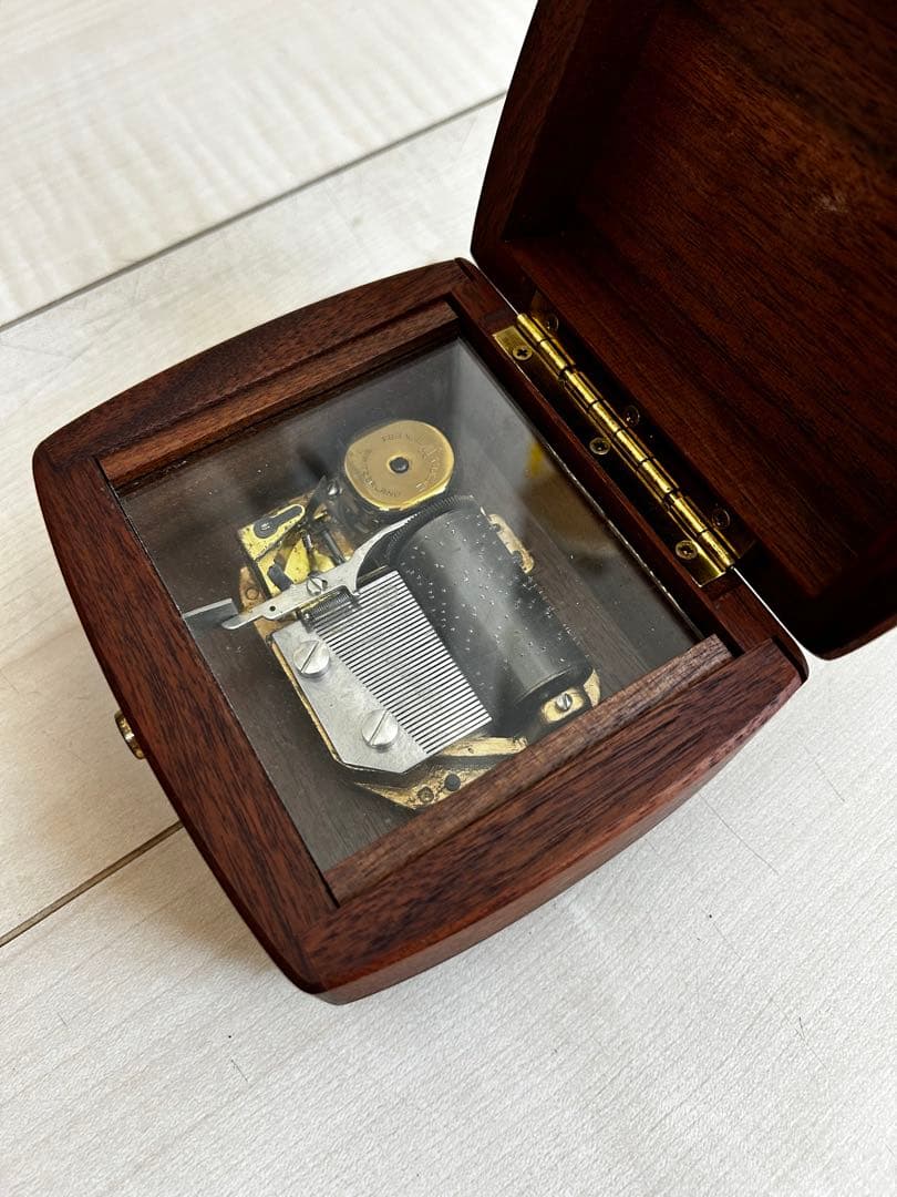 手巻きオルゴール 木製ケース Reuge リュージュオルゴール