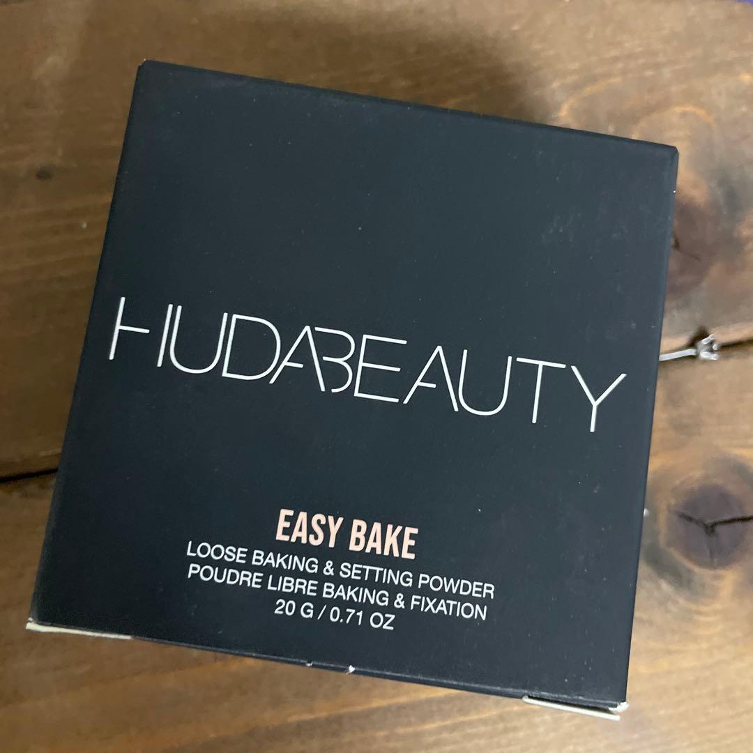 Huda Beauty Sugar Cookie ルースパウダー