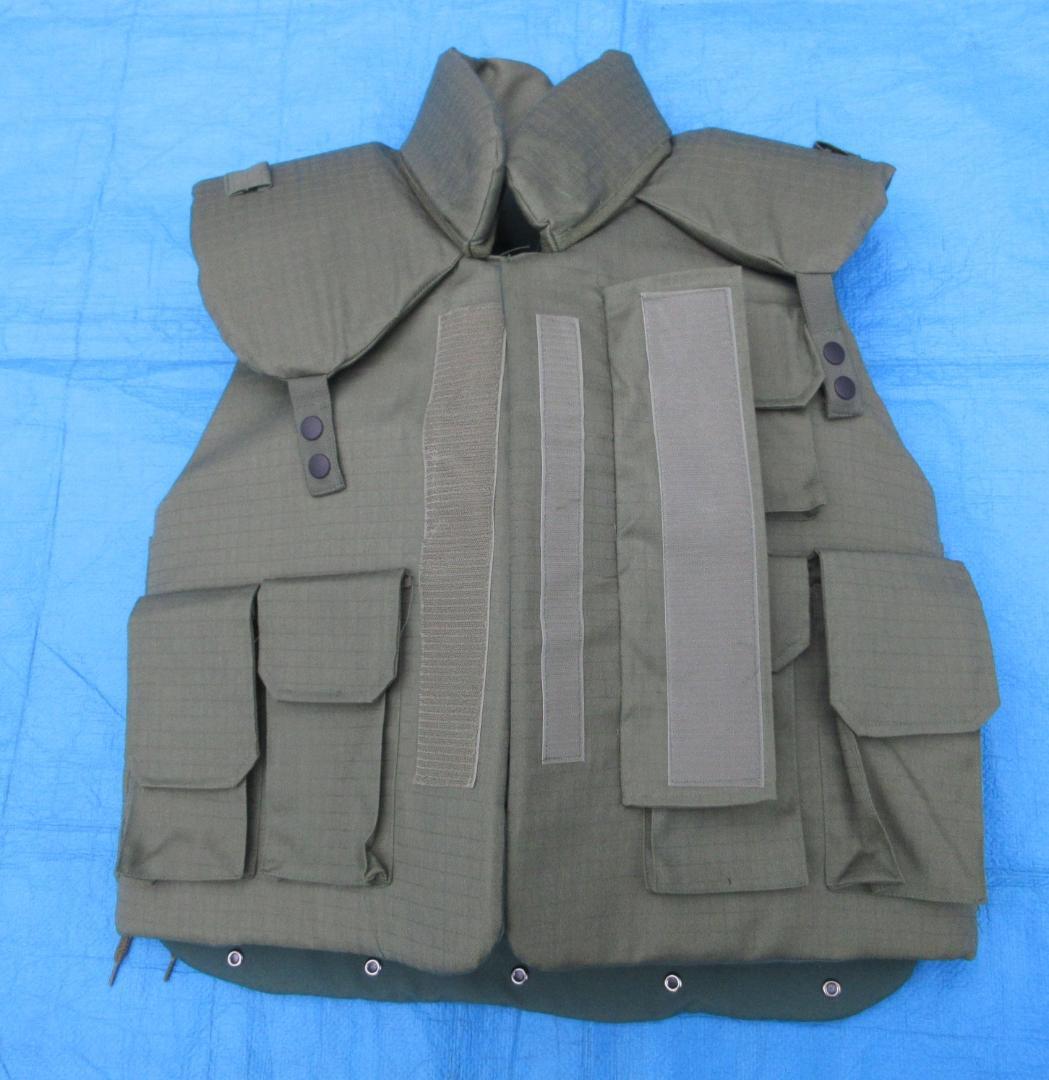 想定：陸上自衛隊試製防弾チョッキ1型OD（軽量レプリカ、V／C