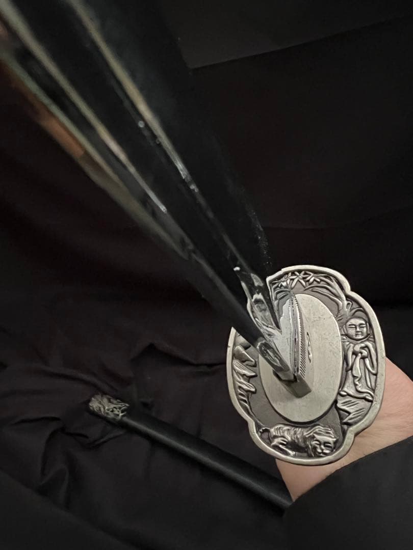 軍刀 龍頭模様銀柄 日本刀 模造刀 居合刀 武士道 鑑賞用 全長約82cm