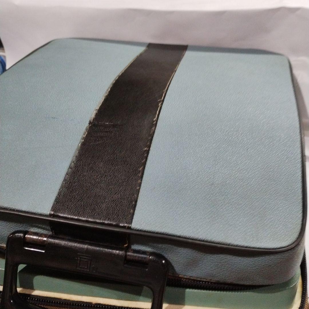 スペイン製　Olivetti lettera 32 タイプライター　ケース付き