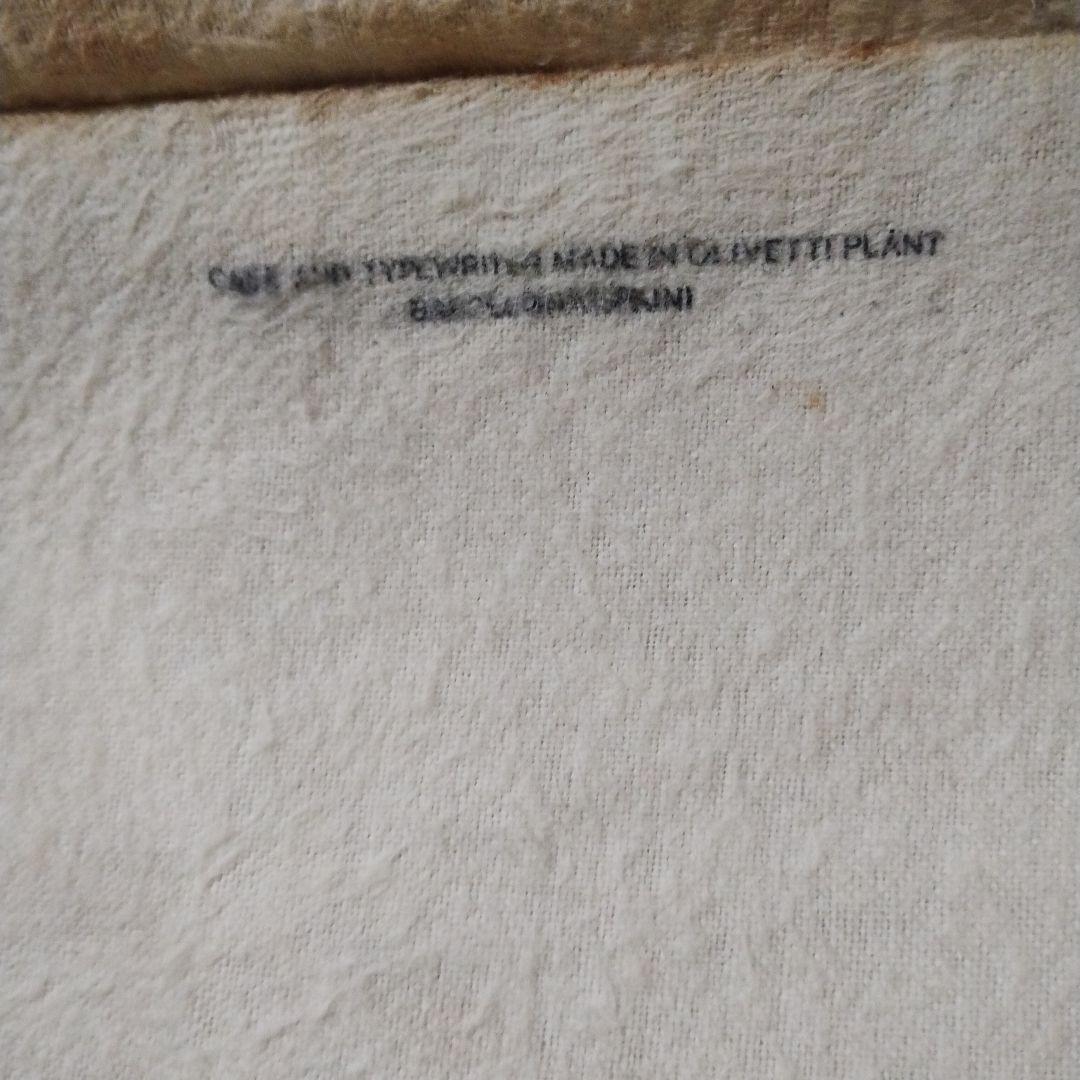 スペイン製　Olivetti lettera 32 タイプライター　ケース付き