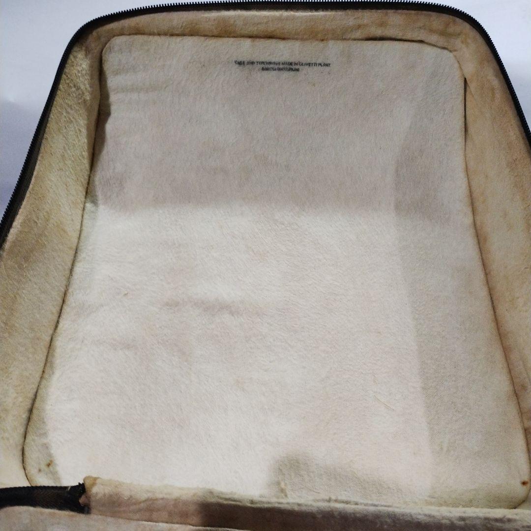 スペイン製　Olivetti lettera 32 タイプライター　ケース付き