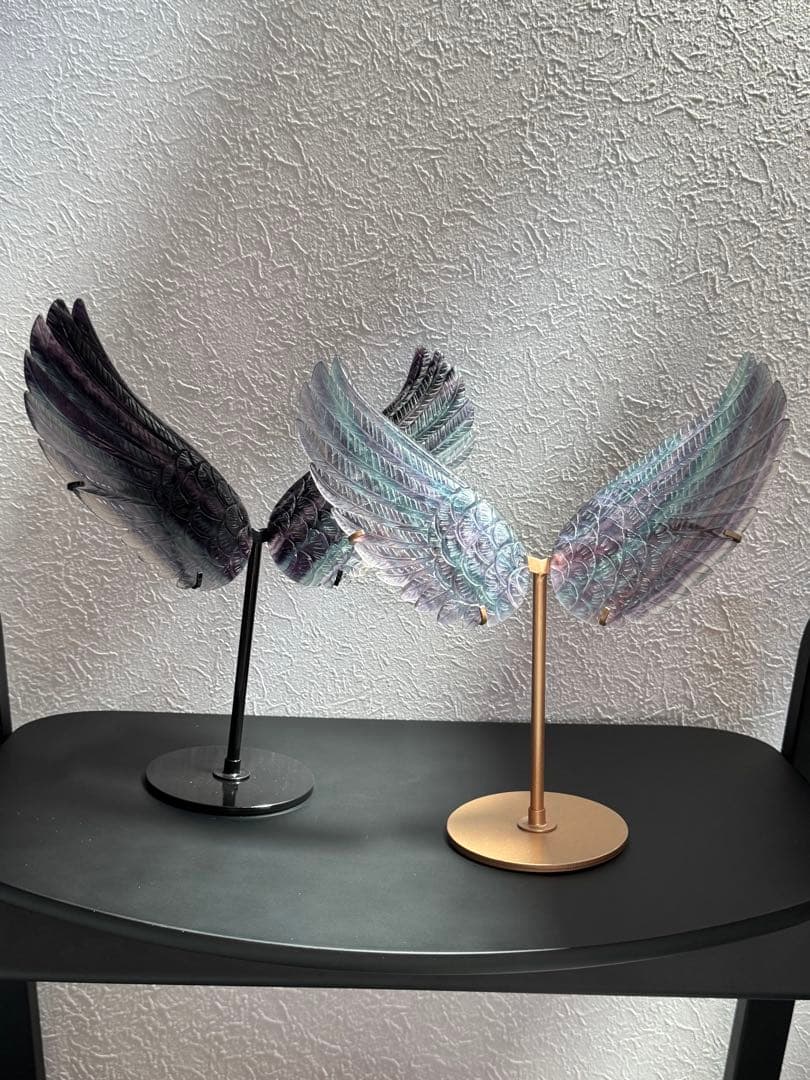 高品質 フローライト 天使の翼 手彫り ゴールドスタンド付き