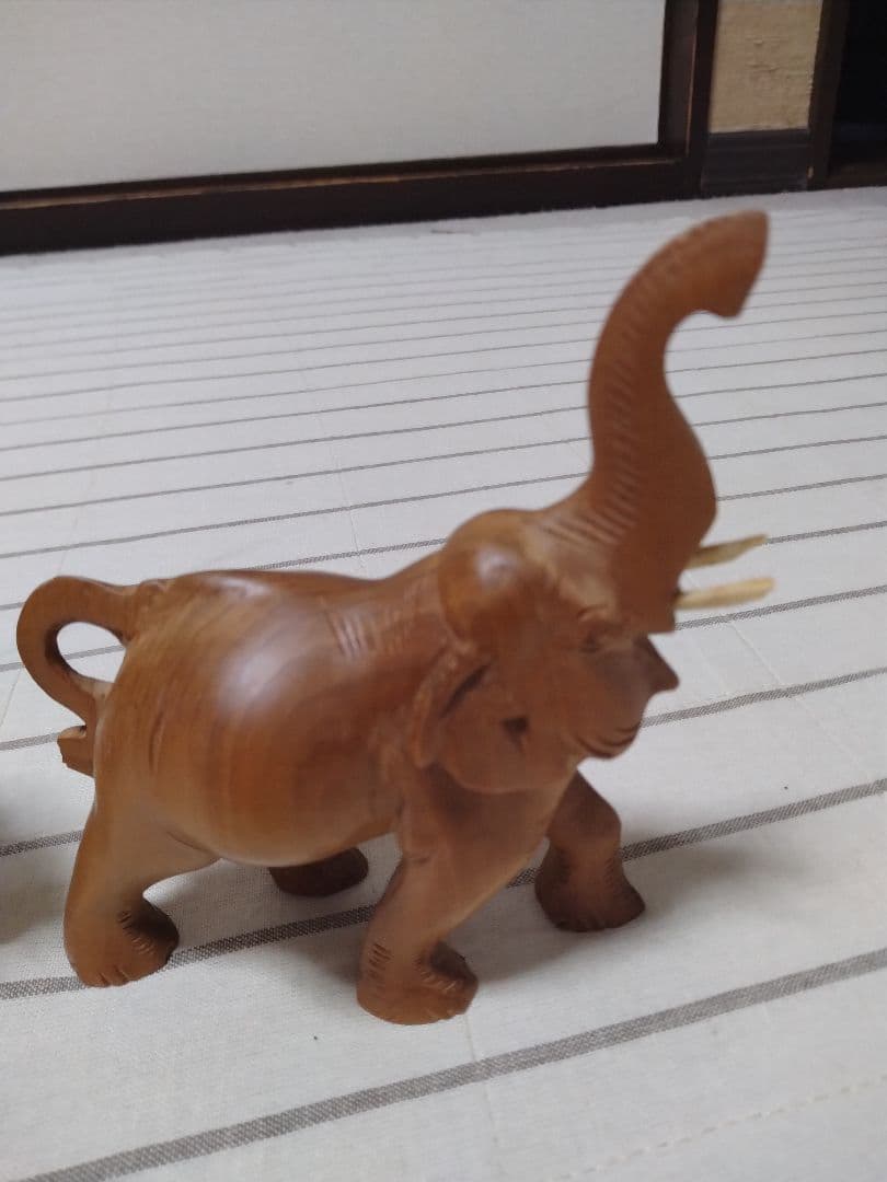 木製象の置物 2体セット　柘植