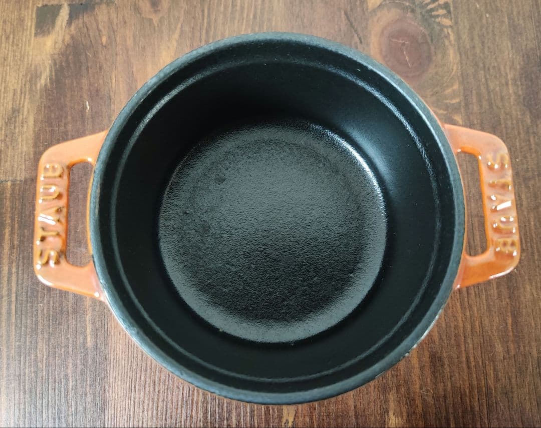 staub　ピコ ココットラウンド 10 シナモン