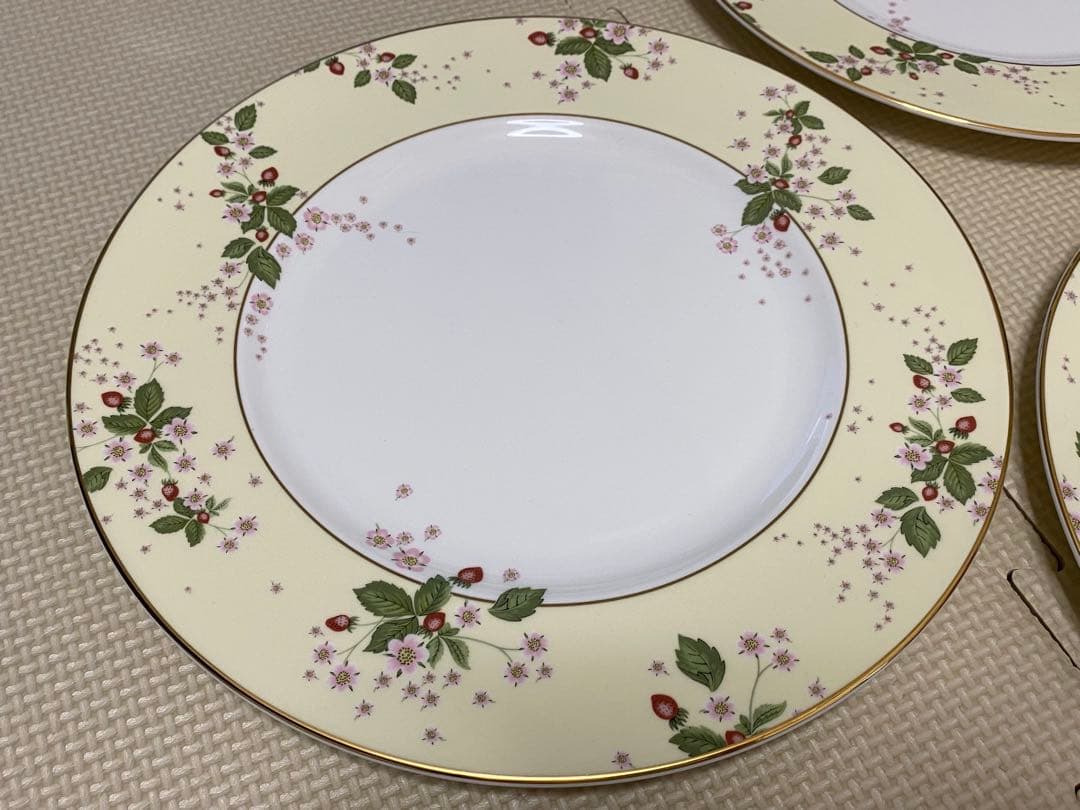 【新品未使用(3枚)】ウェッジウッド・ワイルドストロベリー ブルーム プレート