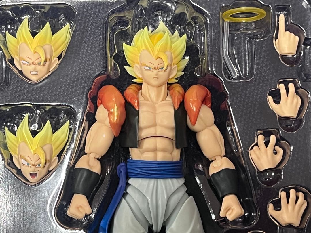 S.H.Figuarts ドラゴンボール ゴジータ スーパーサイヤ人 SHF