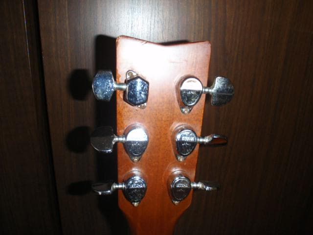 ヤマハＦＧ-200Ｄ　良く鳴ります　安心の新品弦に交換済み　すぐに使えます。