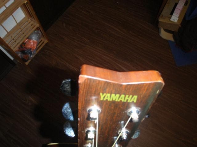 ヤマハＦＧ-200Ｄ　良く鳴ります　安心の新品弦に交換済み　すぐに使えます。
