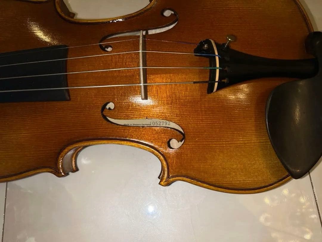 値下げしました　　レア【ＫＨ１７４】カールヘフナー４／４　バイオリン