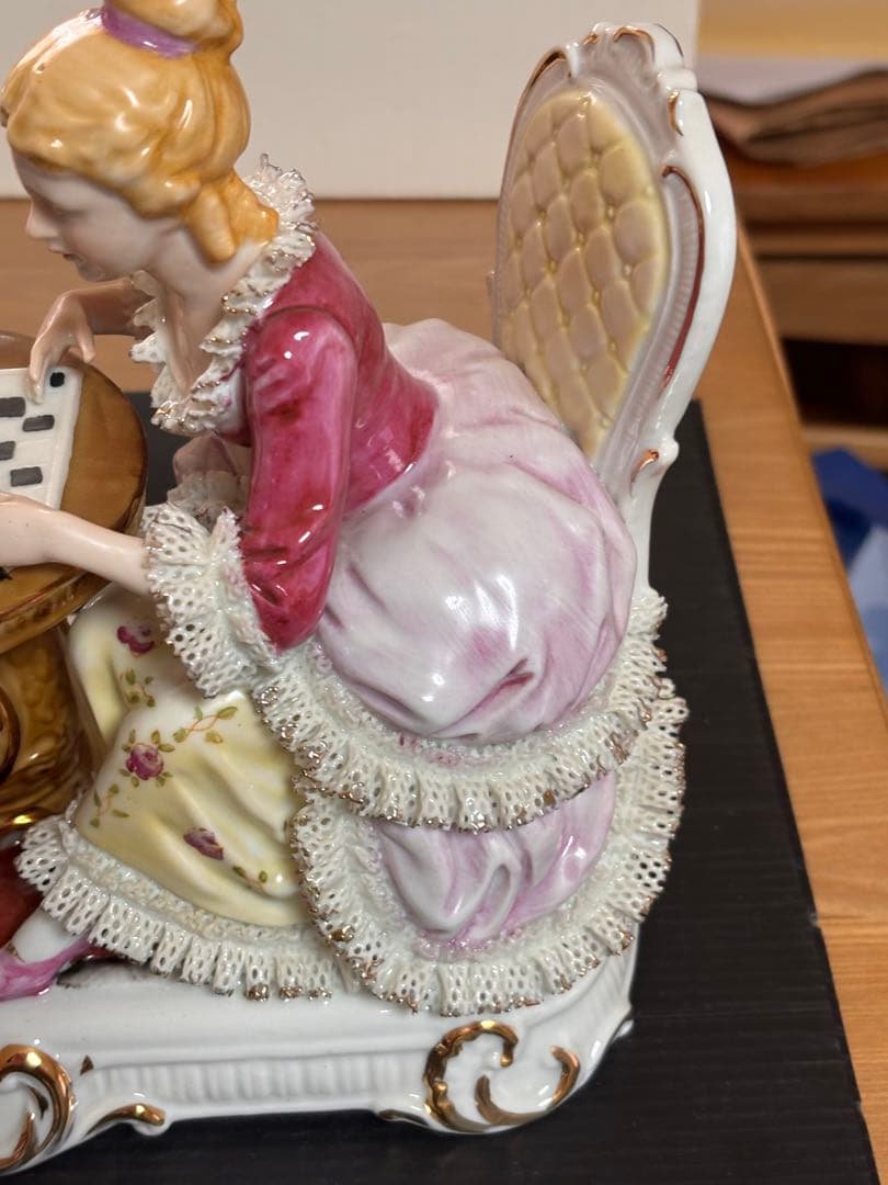 未使用箱あり❣️加藤工芸 レースドール陶器フィギリン チェスを楽しむ男女 大サイズ