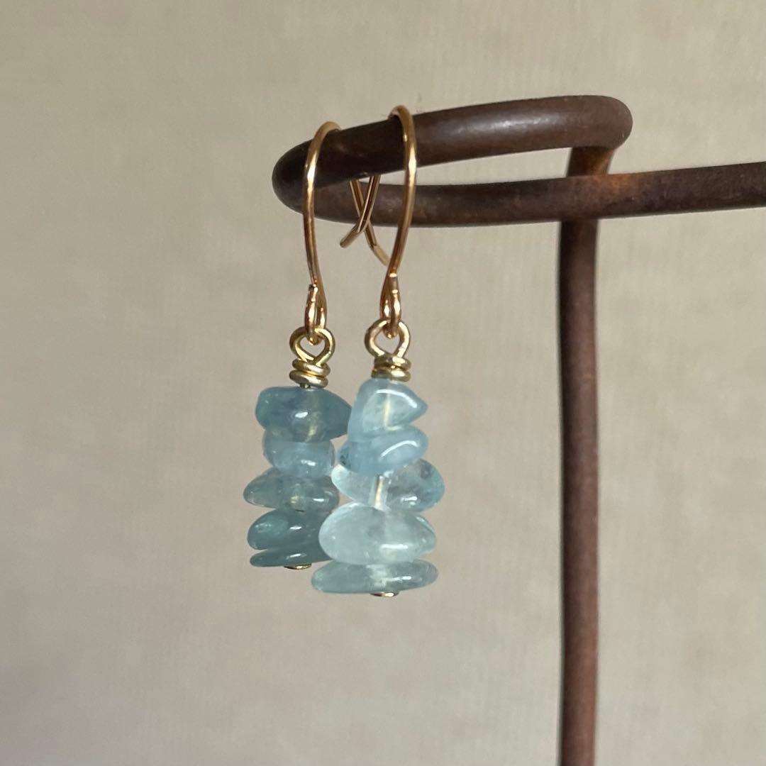 646t 天然石　アクアマリン　さざれ　藍玉　ピアス　イヤリング