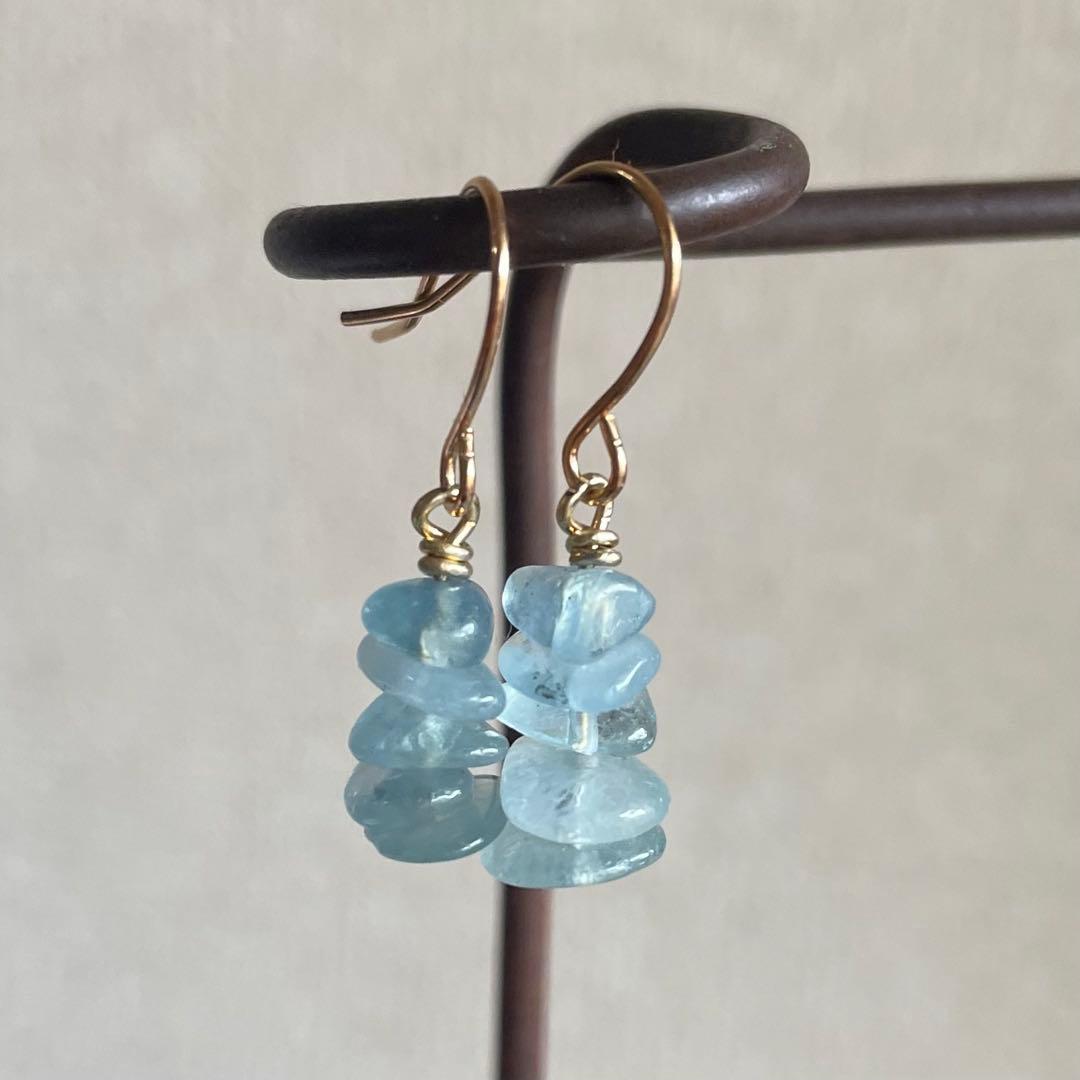 646t 天然石　アクアマリン　さざれ　藍玉　ピアス　イヤリング