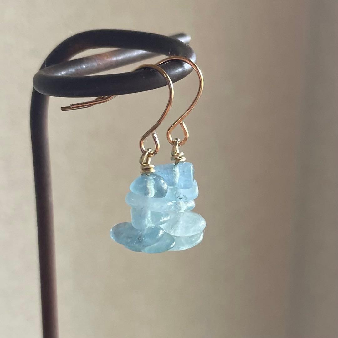 646t 天然石　アクアマリン　さざれ　藍玉　ピアス　イヤリング