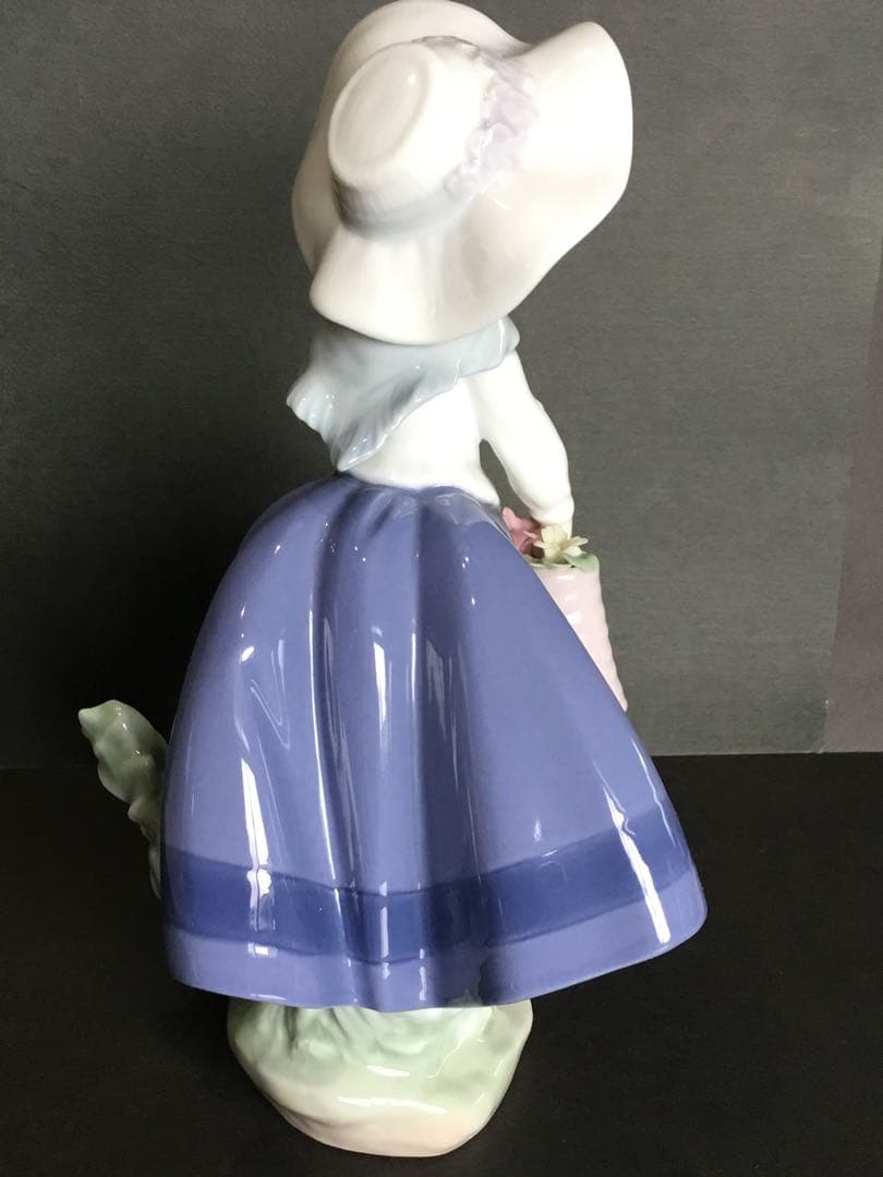 リヤドロ人形　LLADRO きれいな花ばかり