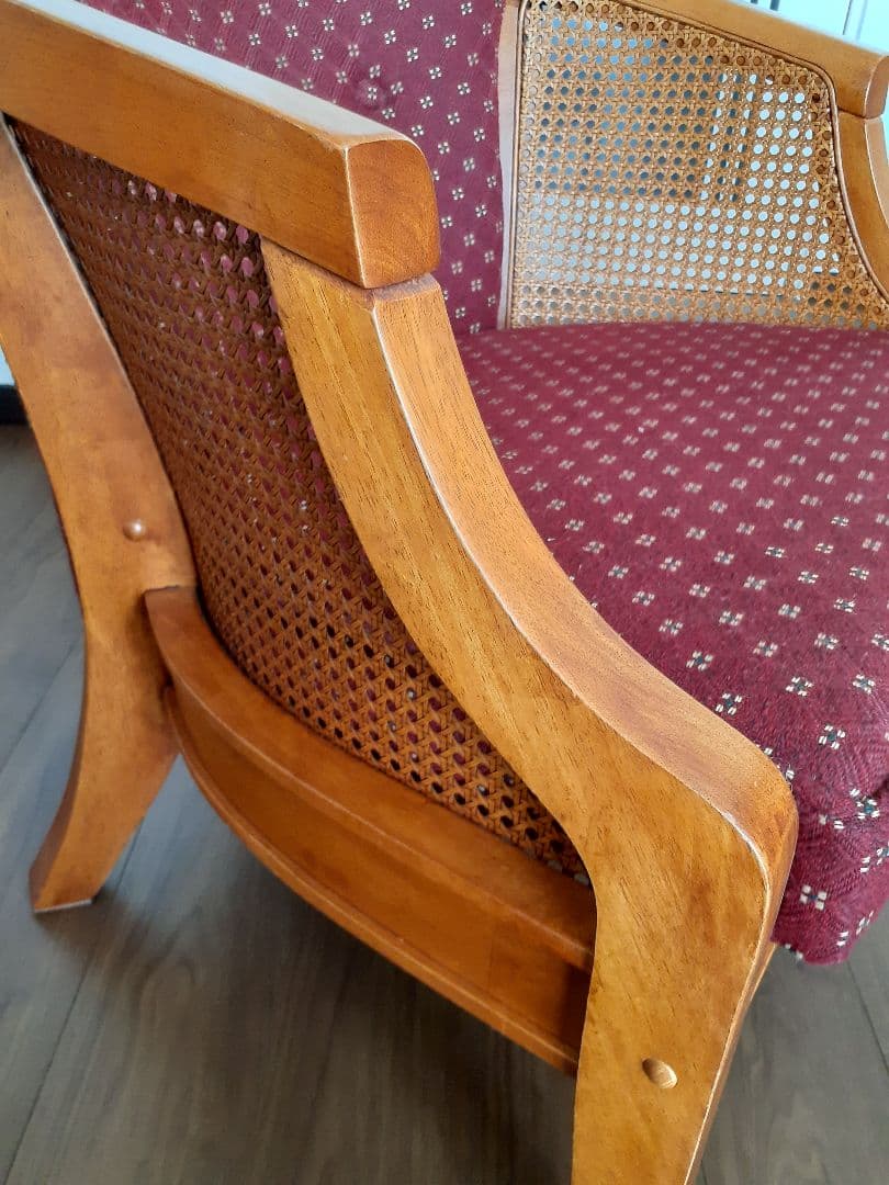 美品　ドット柄バーガンディ色ファブリック1人掛けソファ　藤編み肘