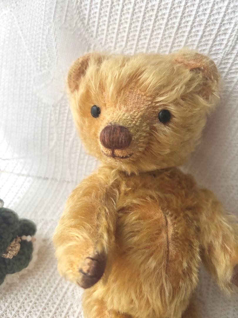ハンドメイドテディベア(ドイツ天然モヘア・ワンピース付き)全長22cm