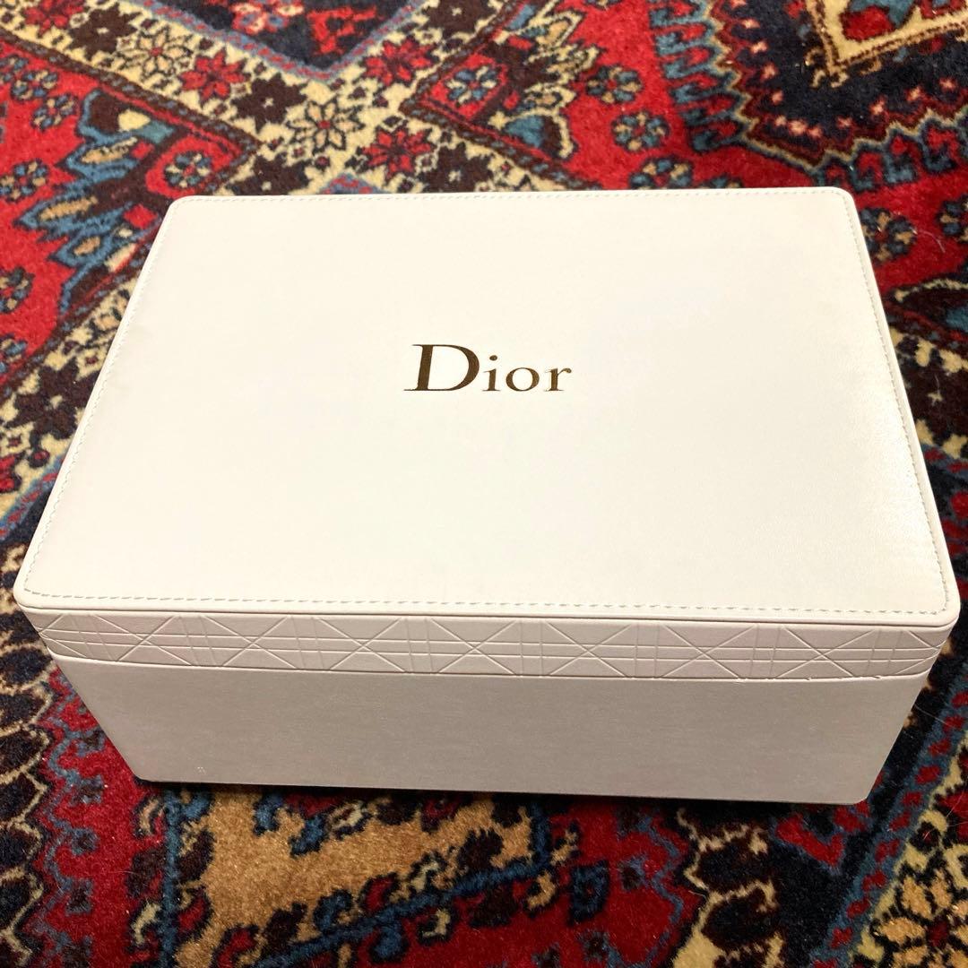 DIORネイルケアセット　ミラー&ボックス付
