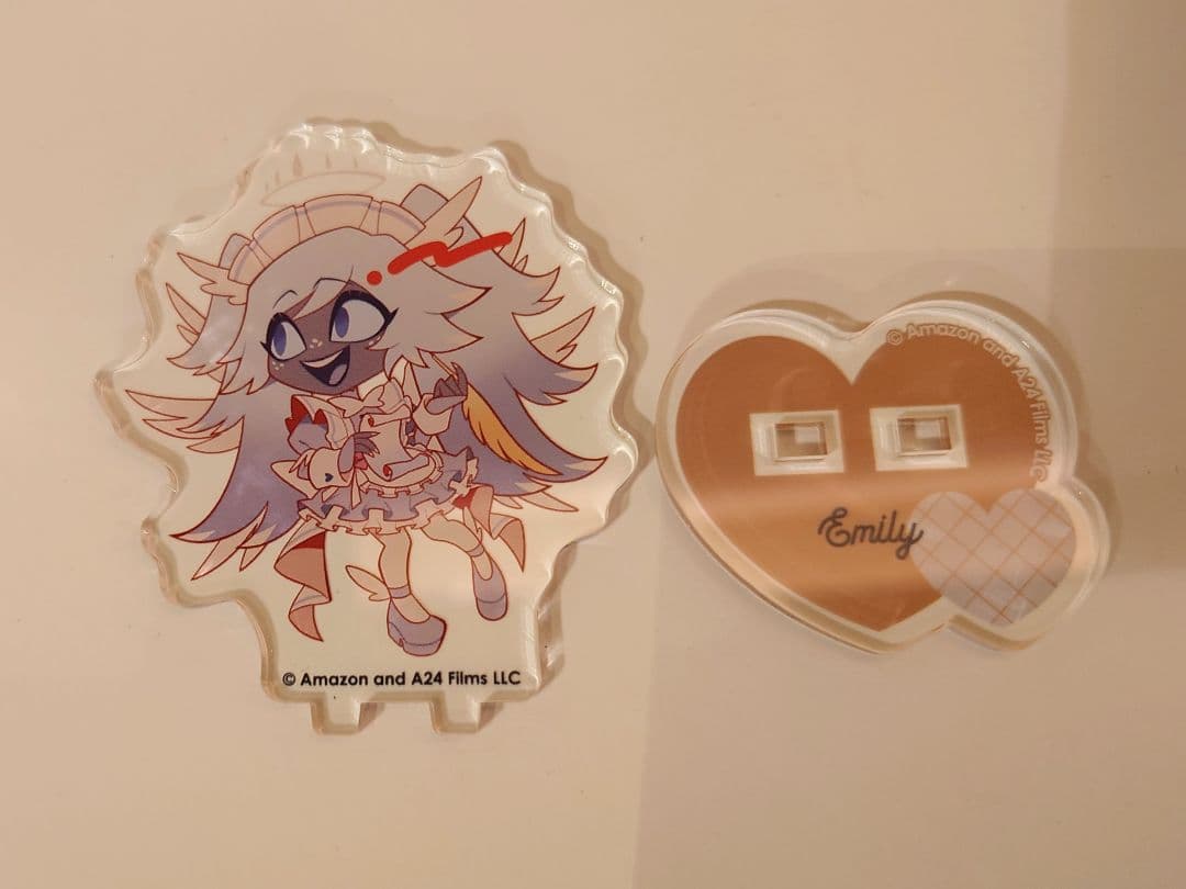 ハズビン・ホテル エミリー アクリルスタンド - メルカリ