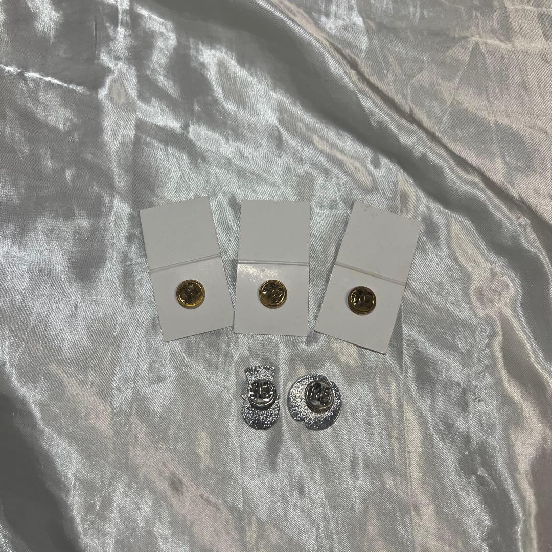 Mrs.GREEN APPLE まとめ売り ピンバッチ、ラバーバンド、タオル - メルカリ