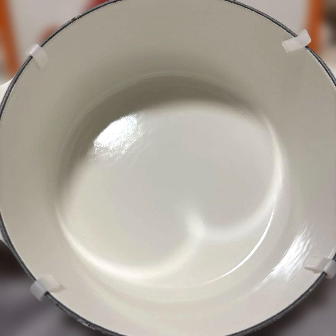 【超美品】ル・クルーゼ シグニチャーココットロンド 22cm ホワイト