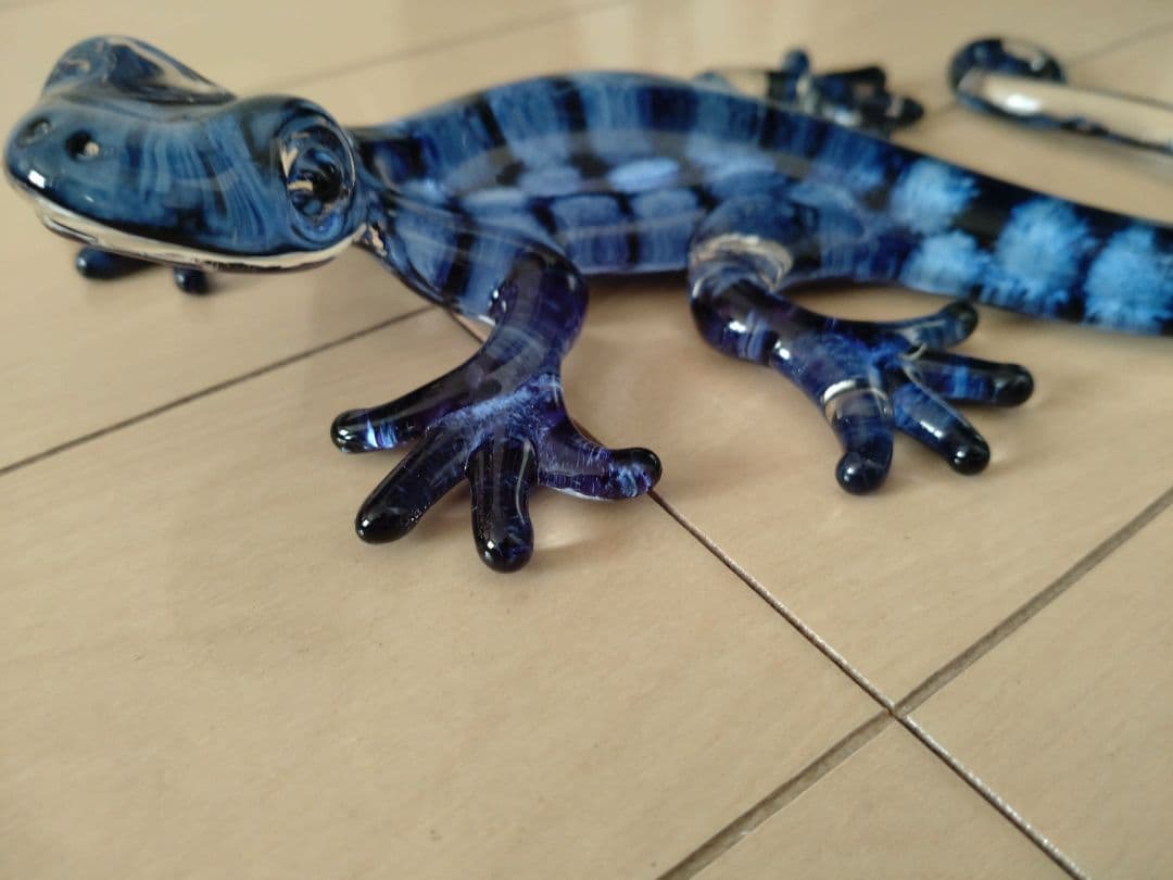 ヤモリの置物　ガラス製