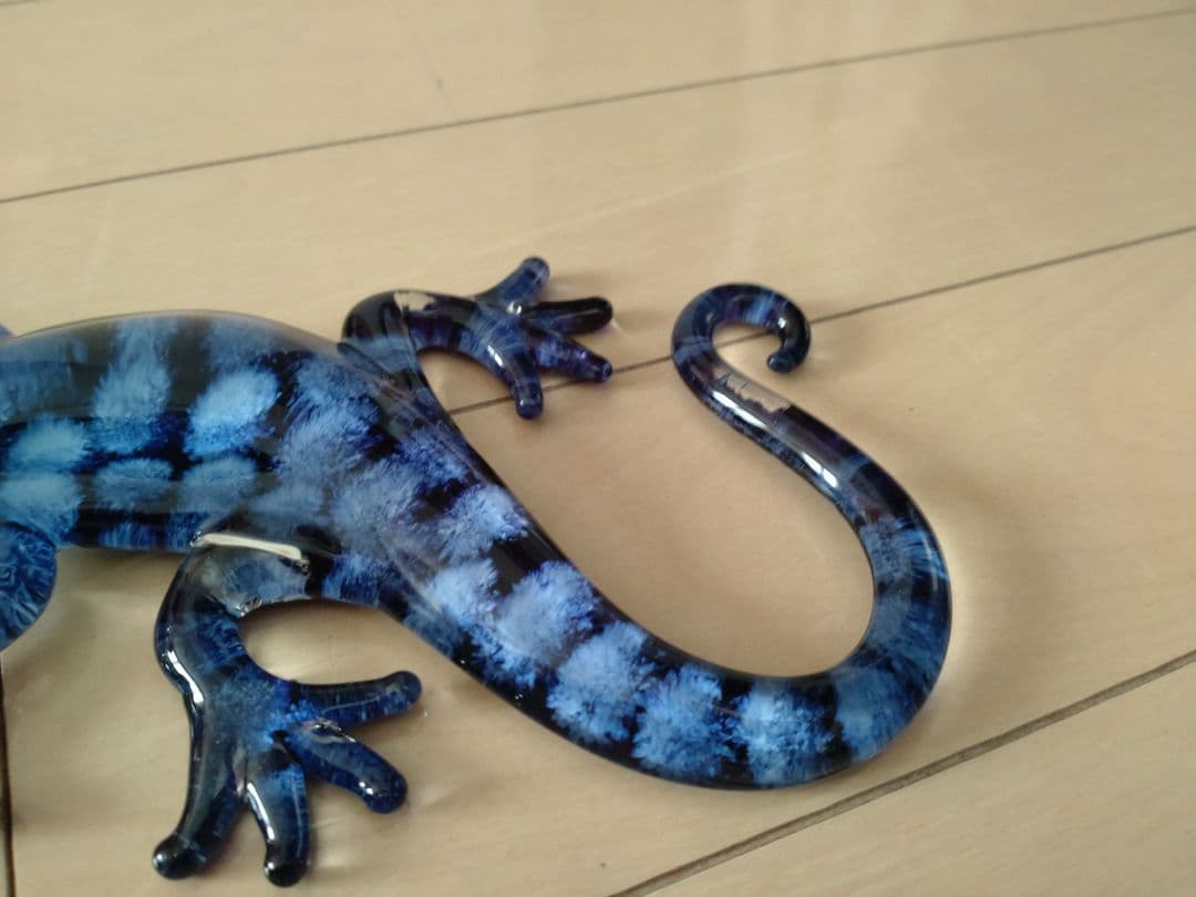 ヤモリの置物　ガラス製