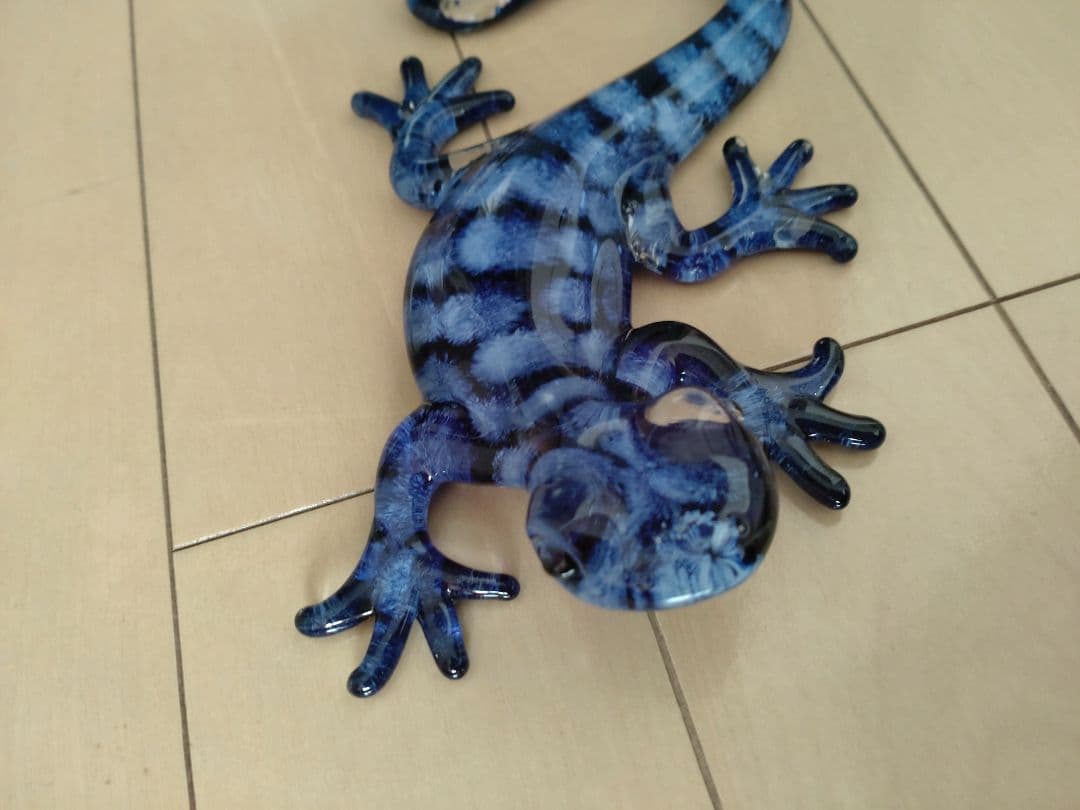 ヤモリの置物　ガラス製