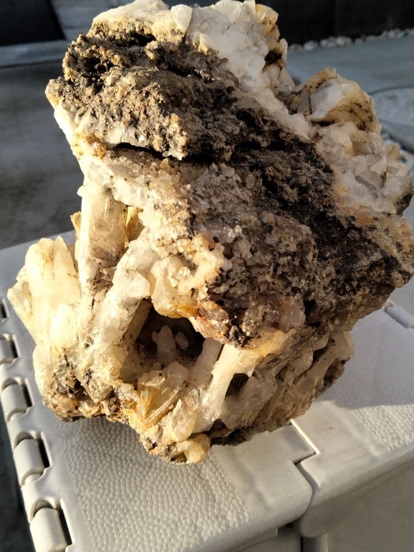 長野県　天然水晶　栗生水晶山産　骸晶水晶　水晶　原石　2.8キロ　大サイ