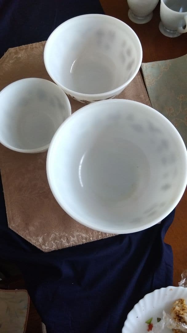 【美品】オールドパイレックスホワイトガラス製ボウル 3個セット