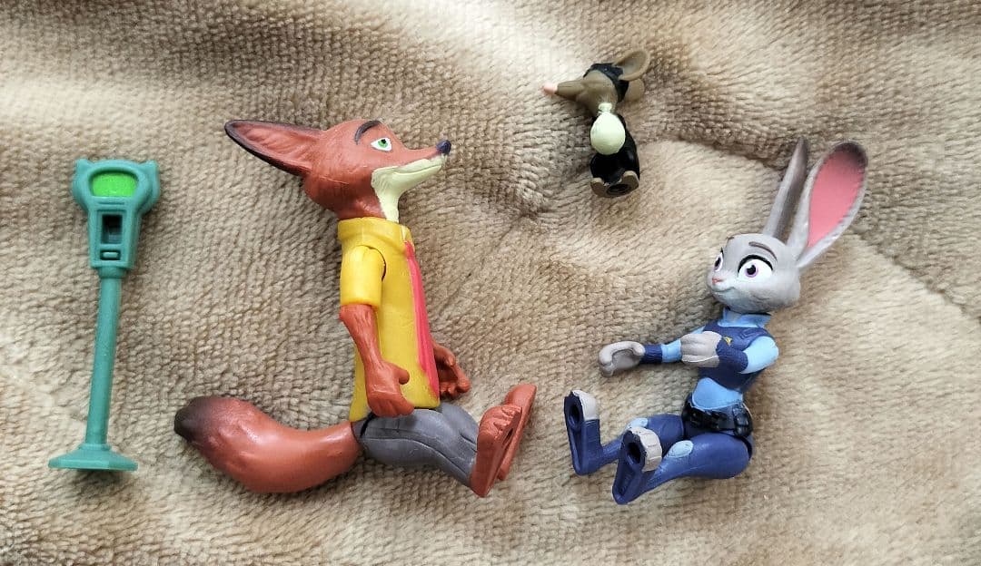 ディズニー ズートピア ビークル ポリスカー スポーツカー パトカー