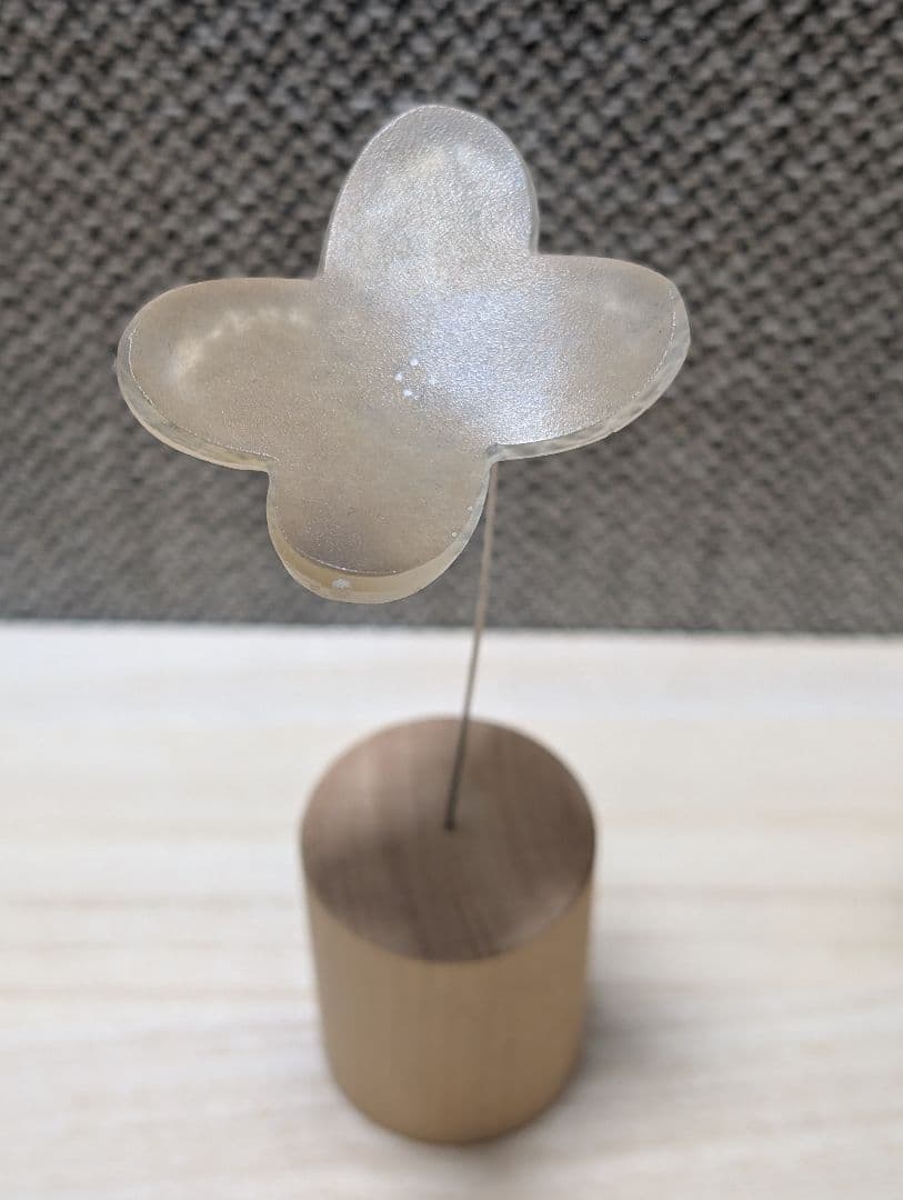 八木麻子さん　laying flower