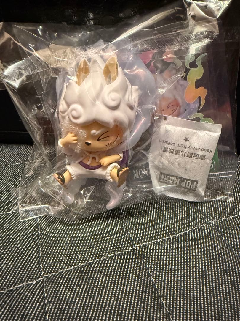 POP MART ワンピース フィギュア シークレット　ニカ