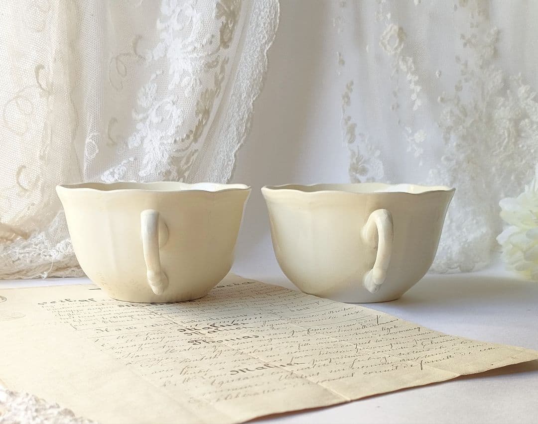 サルグミンヌ　花リム　大きなショコラカップ　２客　フランスアンティーク