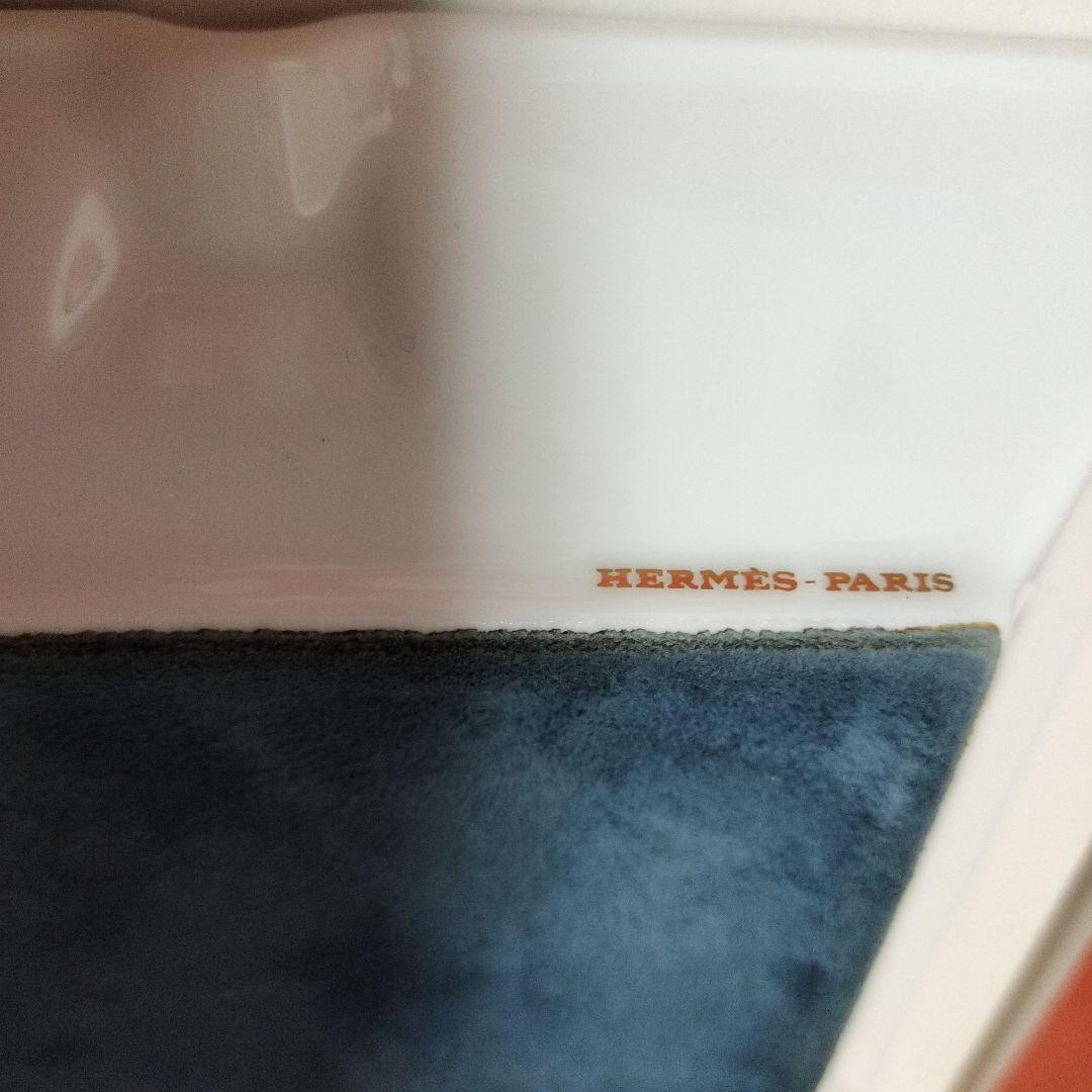 箱付きHERMEシェーヌダンクル灰皿陶器　アッシュトレイ