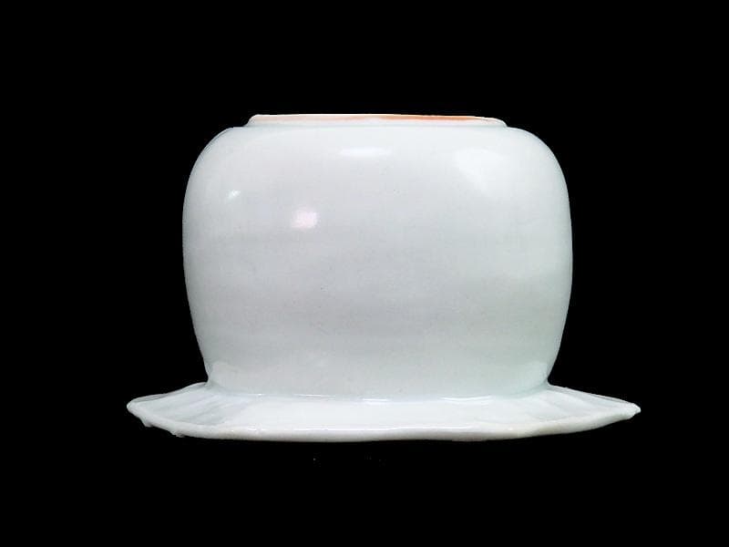 古伊万里 白磁 壺型 陽刻 梅花の図 六角 盃台 D193AS-CGn - メルカリ