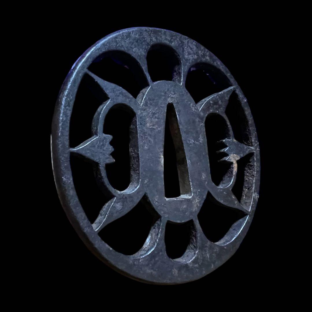 《古美術品》 武具 骨董 刀装具 本歌 鉄地 京透かし鍔