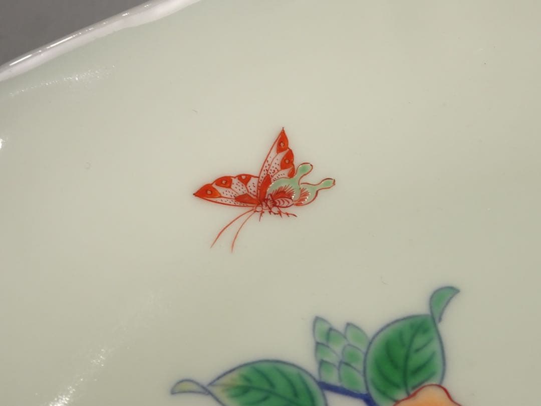 名工 十二代 今泉今右衛門 色鍋島 柴垣椿絵 額皿 飾皿 輪花形 大皿 九