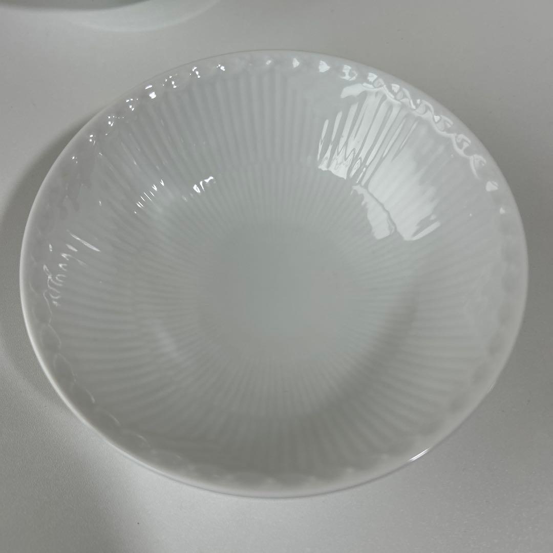 ロイヤルコペンハーゲン　ホワイトフルーテッド　ハーフレースボウル 574