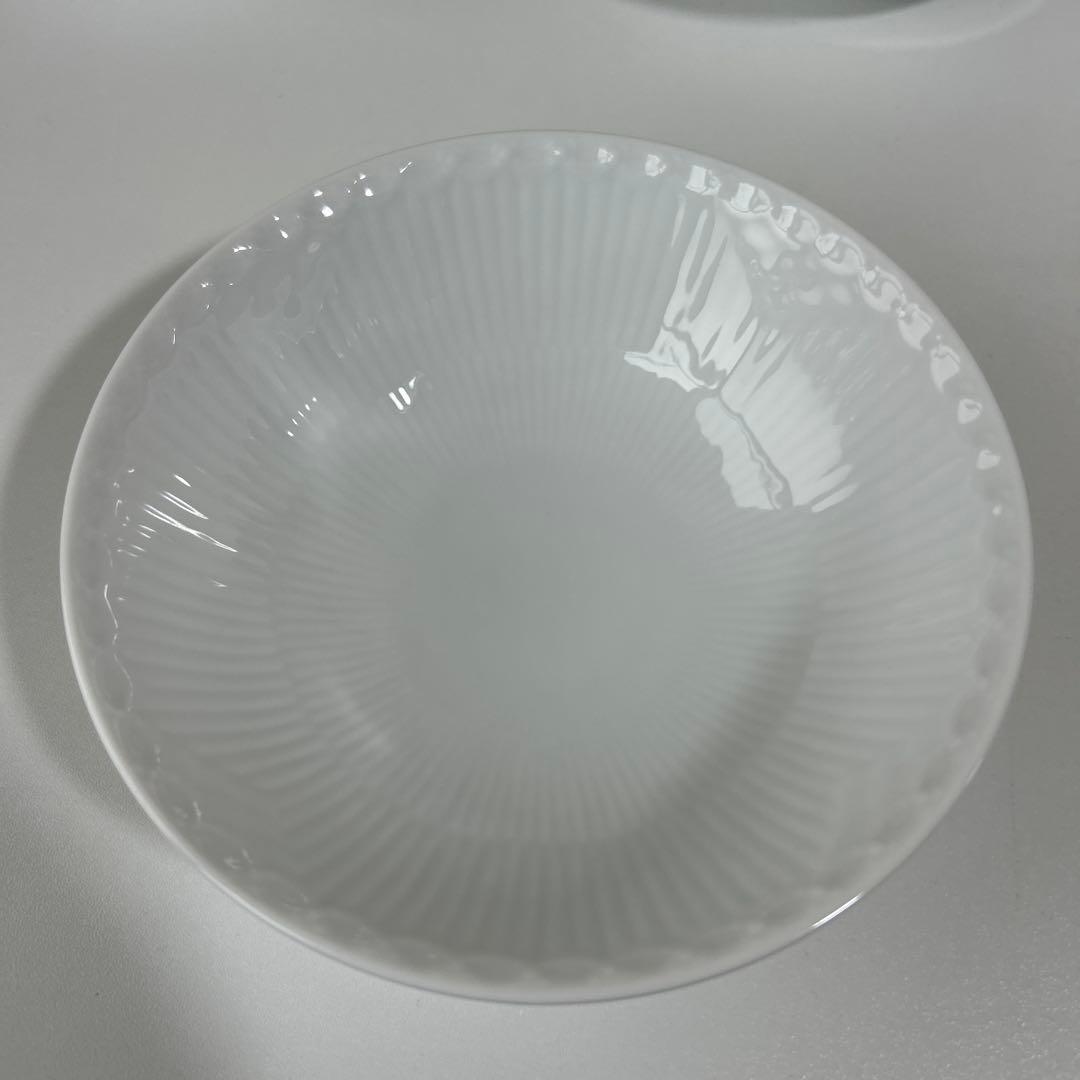 ロイヤルコペンハーゲン　ホワイトフルーテッド　ハーフレースボウル 574